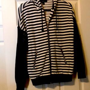 FOREVER 21 SWEAT JACKET WITH VEGAN LEATHER SLEEVES.SZ S.EXCELLENT CONDITION.